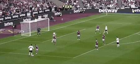 1683499773452013434.gif whu mun 3.gif